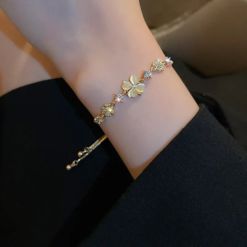 Imitation Pearl Stretchable Bracelet for Women Personalized Fashion